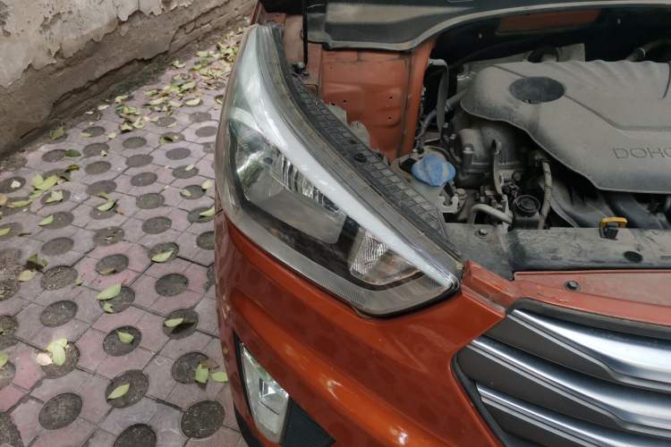 Used Hyundai ix25 2015 1.6L Automatic Two-Wheel Drive Smart GLS Trim Right Front Headlight