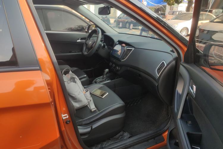 Used Hyundai ix25 2015 1.6L Automatic Two-Wheel Drive Smart GLS Trim Right Front Seat