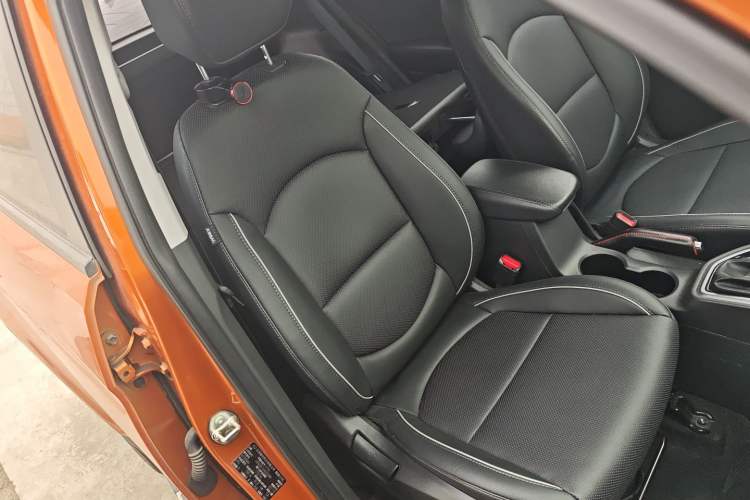 Used Hyundai ix25 2015 1.6L Automatic Two-Wheel Drive Smart GLS Trim Right Front Seat