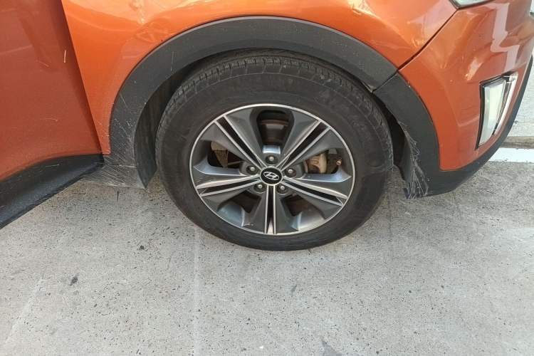 Used Hyundai ix25 2015 1.6L Automatic Two-Wheel Drive Smart GLS Trim Right Front Wheel Hub
