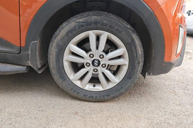 Used Hyundai ix25 2015 1.6L Manual Two-Wheel Drive Fashionable GS Model Right Front Wheel Hub