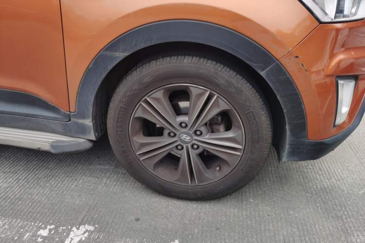 Used Hyundai ix25 2015 1.6L Automatic Two-Wheel Drive Smart GLS Trim Right Front Wheel Hub