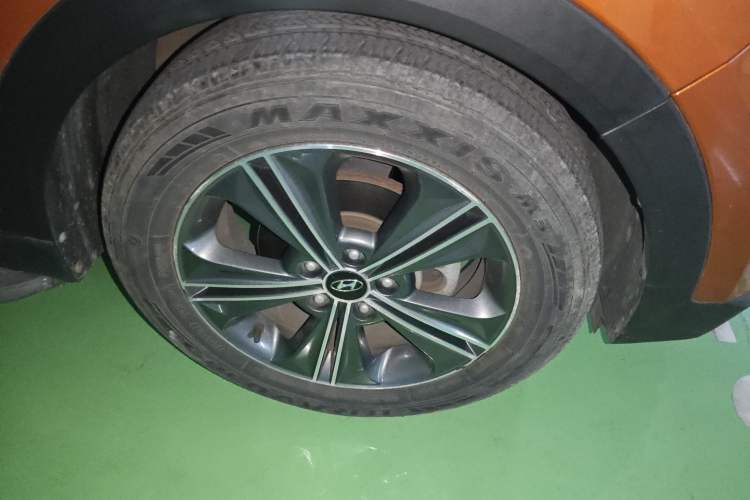 Used Hyundai ix25 2015 1.6L Automatic Two-Wheel-Drive Deluxe DLX Model Right Front Wheel Hub