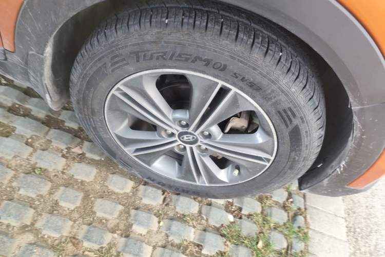 Used Hyundai ix25 2015 1.6L Automatic Two-Wheel Drive Smart GLS Trim Right Front Wheel Hub