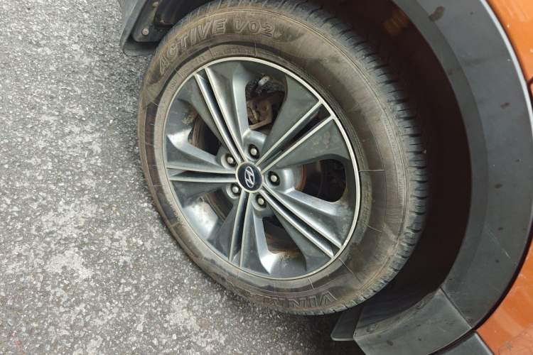 Used Hyundai ix25 2015 1.6L Automatic Two-Wheel Drive Smart GLS Trim Right Front Wheel Hub