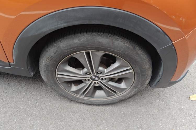 Used Hyundai ix25 2015 1.6L Automatic Two-Wheel Drive Smart GLS Trim Right Front Wheel Hub