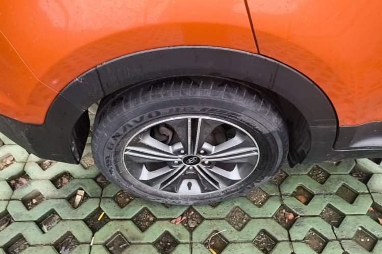 Used Hyundai ix25 2015 1.6L Automatic Two-Wheel Drive Smart GLS Trim Right Rear Wheel Hub