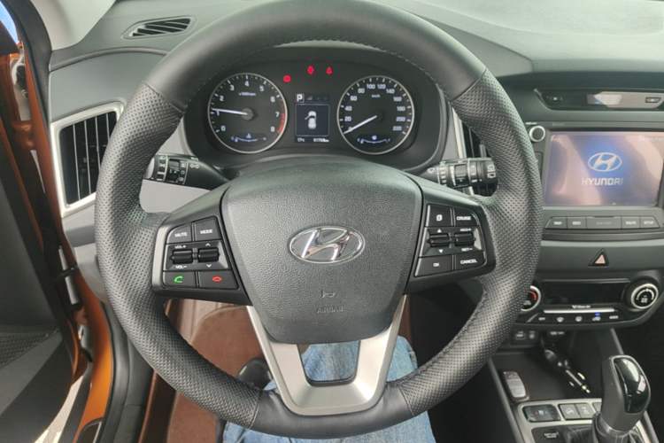 Used Hyundai ix25 2015 2.0L Automatic 4x4 Deluxe DLX Steering Wheel