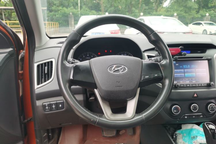 Used Hyundai ix25 2015 1.6L Automatic Two-Wheel Drive Smart GLS Trim Steering Wheel