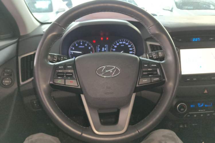 Used Hyundai ix25 2015 2.0L Automatic Two-Wheel Drive Intelligent GLS Steering Wheel