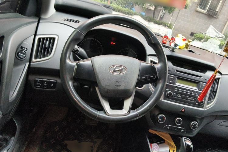Used Hyundai ix25 2015 1.6L Automatic Two-Wheel Drive Smart GLS Trim Steering Wheel