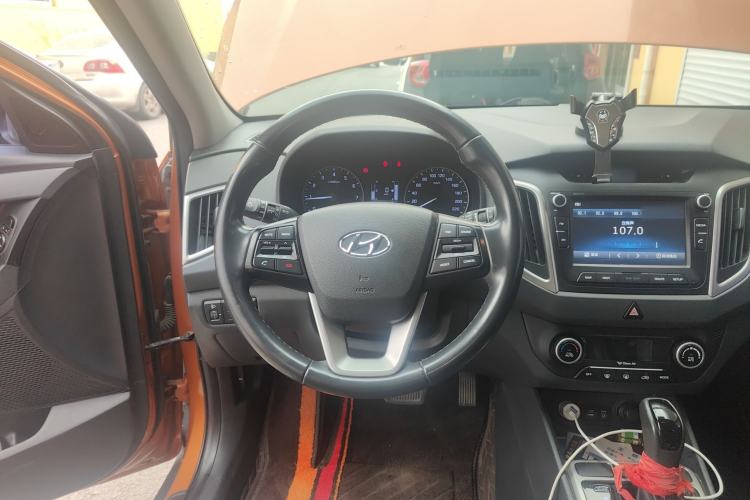 Used Hyundai ix25 2015 1.6L Automatic Two-Wheel-Drive Deluxe DLX Model Steering Wheel