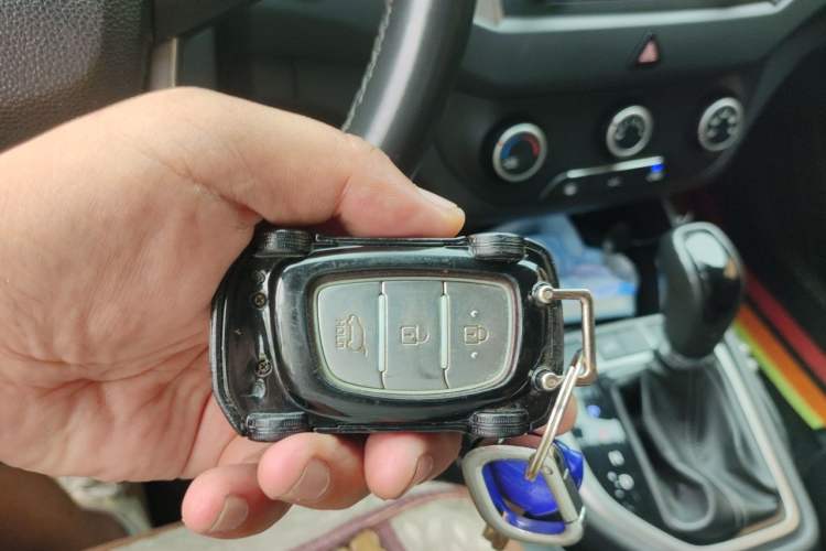 Used Hyundai ix25 2015 1.6L Automatic Two-Wheel Drive Smart GLS Trim Vehicle Key