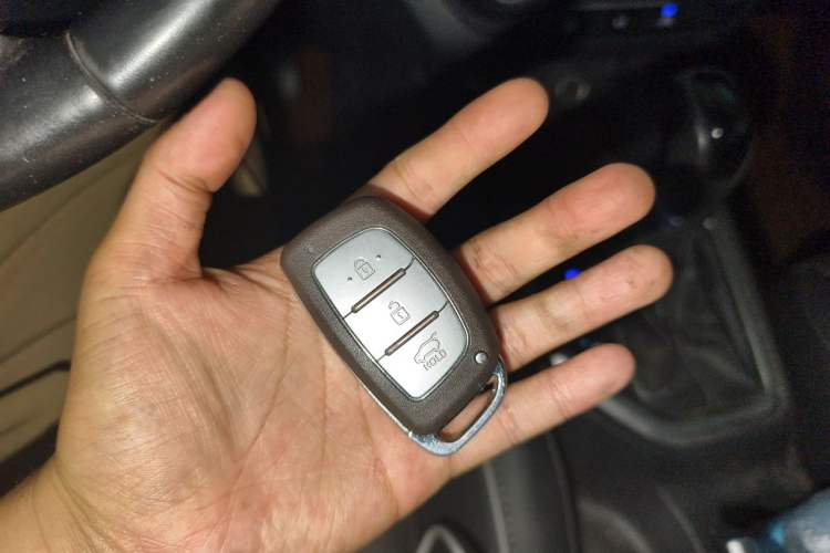 Used Hyundai ix25 2015 1.6L Automatic Two-Wheel Drive Smart GLS Trim Vehicle Key
