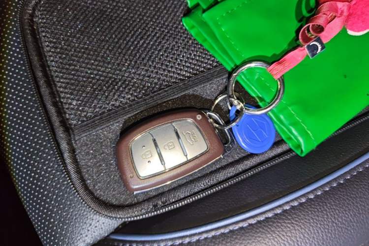 Used Hyundai ix25 2015 1.6L Automatic Two-Wheel-Drive Deluxe DLX Model Vehicle Key