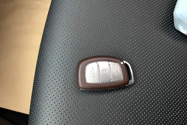 Used Hyundai ix25 2015 1.6L Automatic Two-Wheel Drive Smart GLS Trim Vehicle Key