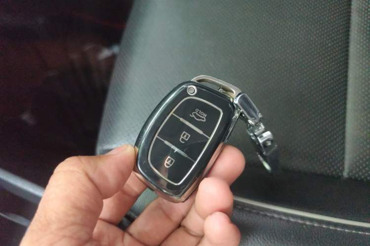 Used Hyundai ix25 2015 1.6L Automatic Two-Wheel Drive Smart GLS Trim Vehicle Key