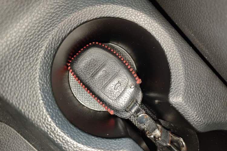 Used Hyundai ix25 2015 1.6L Automatic Two-Wheel-Drive Deluxe DLX Model Vehicle Key