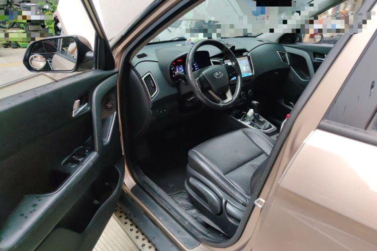 Used Hyundai ix25 2015 1.6L Automatic Two-Wheel-Drive Deluxe DLX Model Driver Seat
