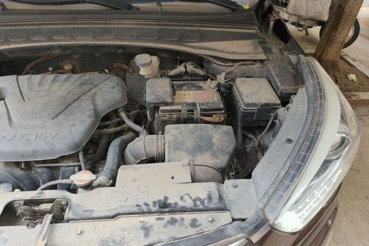Used Hyundai ix25 2015 1.6L Automatic Two-Wheel-Drive Deluxe DLX Model Engine Bay Left