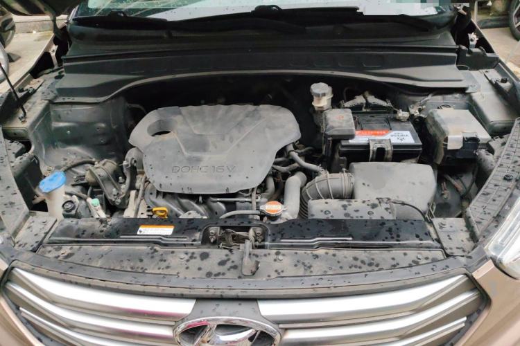 Used Hyundai ix25 2015 1.6L Automatic Two-Wheel-Drive Deluxe DLX Model Engine Bay