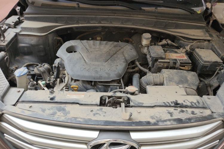 Used Hyundai ix25 2015 1.6L Automatic Two-Wheel-Drive Deluxe DLX Model Engine Bay