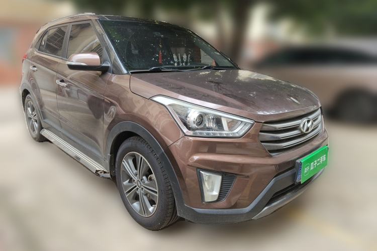 Used Hyundai ix25 2015 1.6L Automatic Two-Wheel-Drive Deluxe DLX Model Front Right 45 Deg