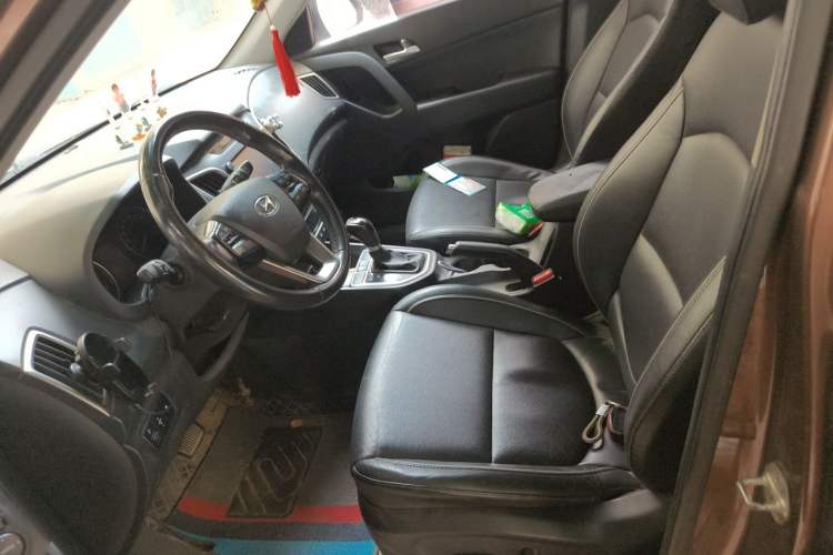 Used Hyundai ix25 2015 1.6L Automatic Two-Wheel-Drive Deluxe DLX Model Left Front Seat