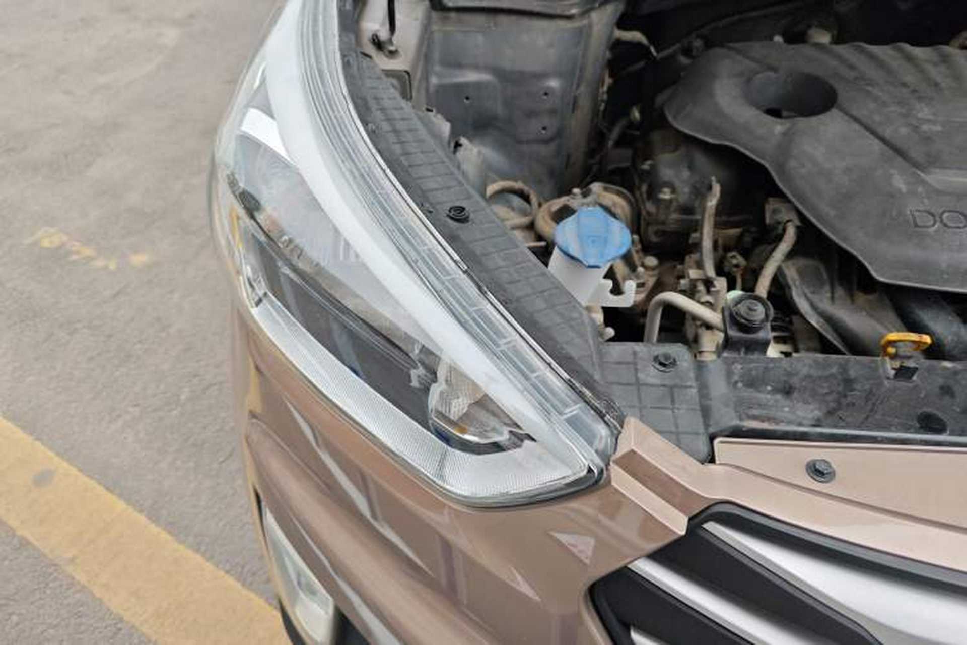 Used Hyundai ix25 2015 1.6L Automatic Two-Wheel Drive Smart GLS Trim Right Front Headlight