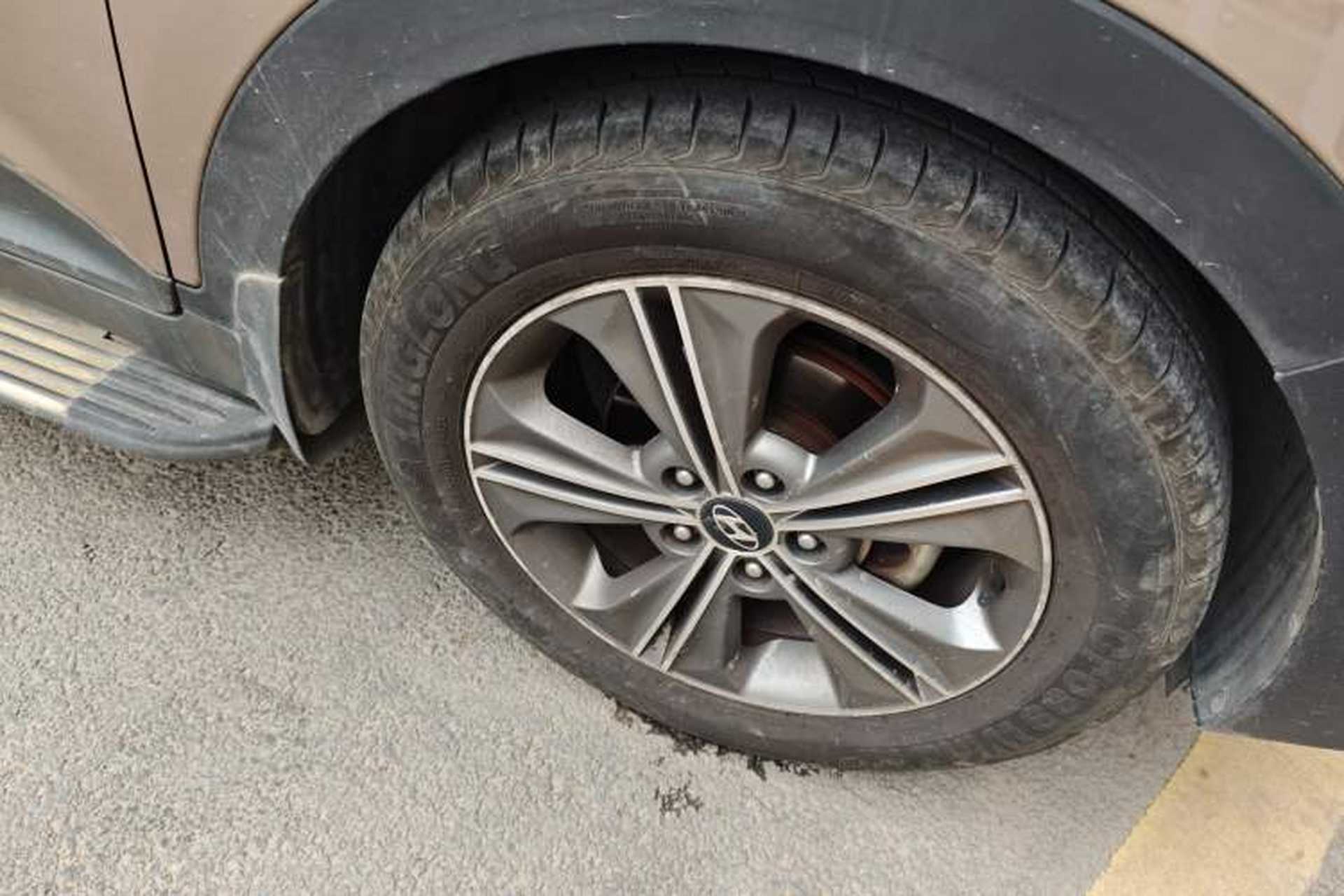 Used Hyundai ix25 2015 1.6L Automatic Two-Wheel Drive Smart GLS Trim Right Front Wheel Hub