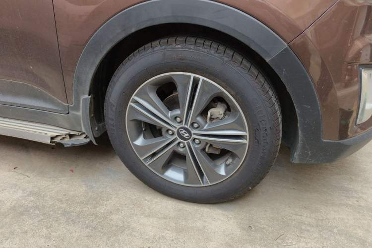Used Hyundai ix25 2015 1.6L Automatic Two-Wheel-Drive Deluxe DLX Model Right Front Wheel Hub