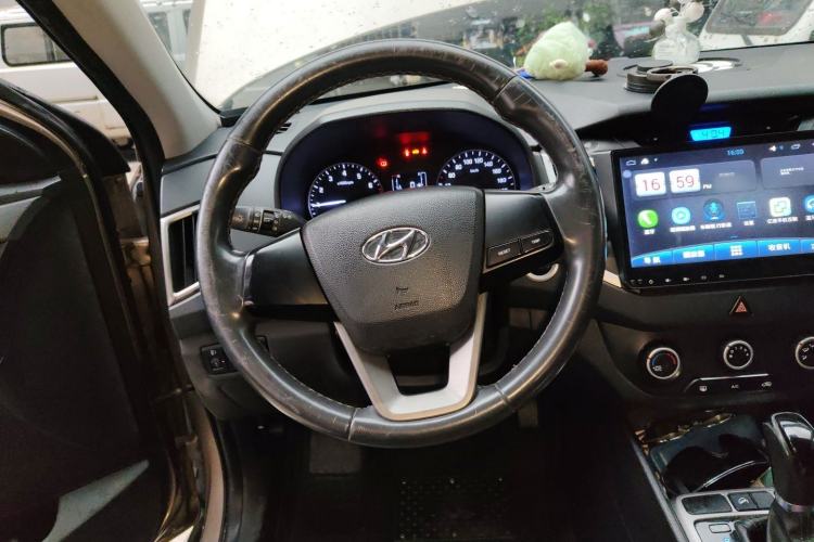 Used Hyundai ix25 2015 1.6L Automatic Two-Wheel-Drive Deluxe DLX Model Steering Wheel