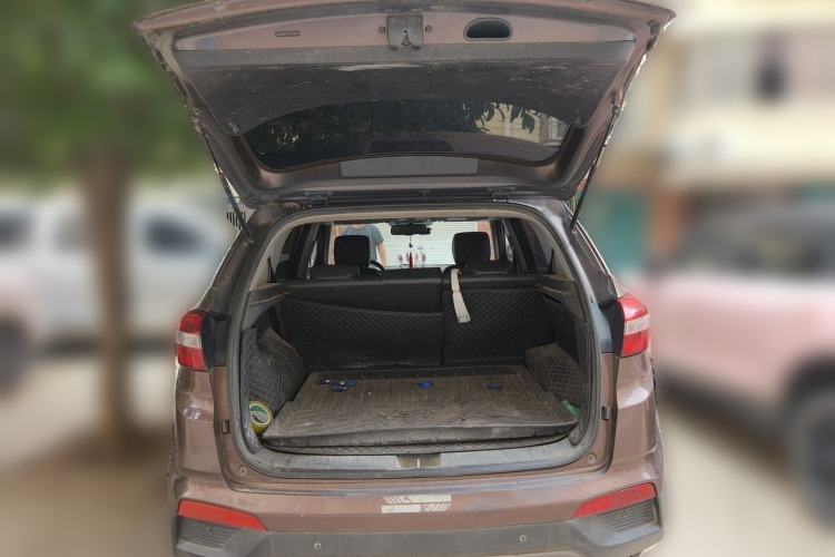 Used Hyundai ix25 2015 1.6L Automatic Two-Wheel-Drive Deluxe DLX Model Trunk