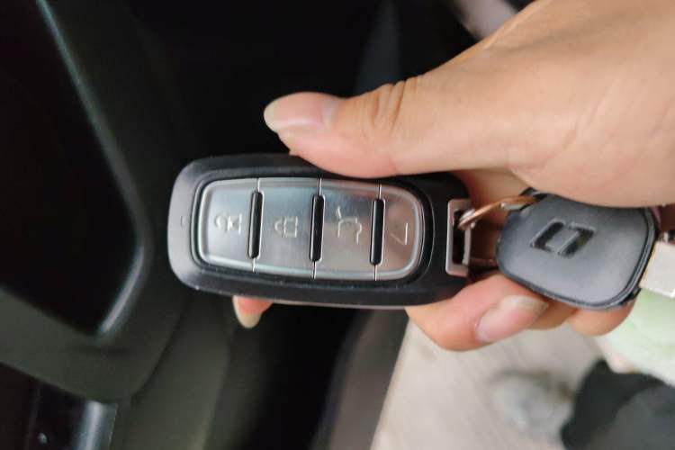 Used Hyundai ix25 2015 1.6L Automatic Two-Wheel-Drive Deluxe DLX Model Vehicle Key