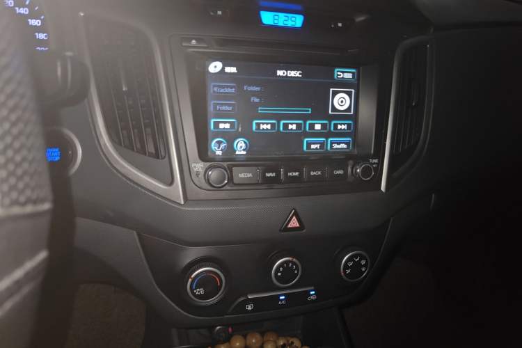 Used Hyundai ix25 2015 1.6L Automatic Two-Wheel Drive Smart GLS Trim Audio And AC Panel