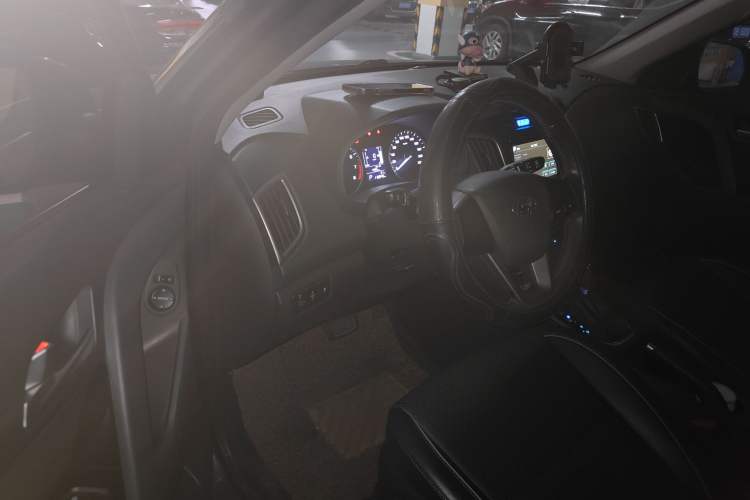 Used Hyundai ix25 2015 1.6L Automatic Two-Wheel Drive Smart GLS Trim Driver Seat