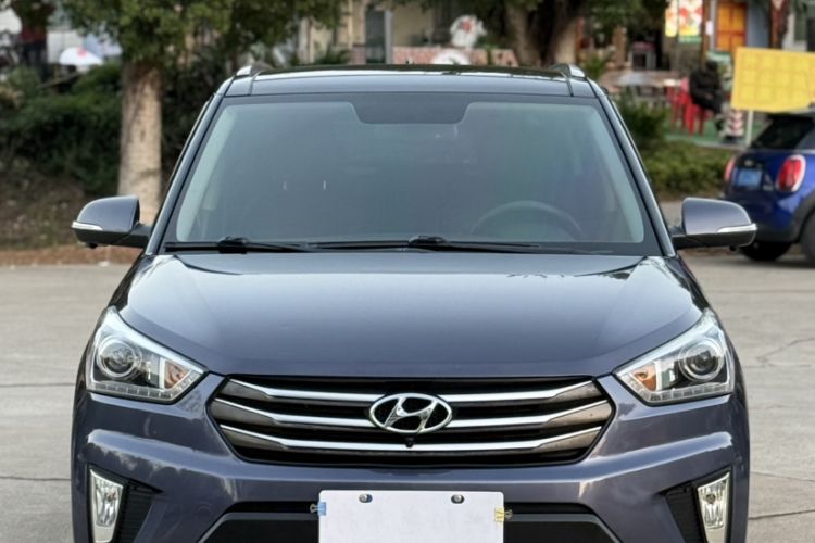 Used Hyundai ix25 2015 1.6L Automatic Two-Wheel-Drive Deluxe DLX Model Exterior 3