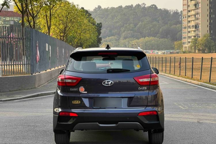 Used Hyundai ix25 2015 1.6L Automatic Two-Wheel-Drive Deluxe DLX Model Exterior 4