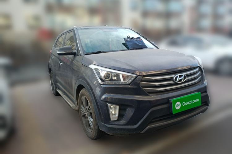Used Hyundai ix25 2015 1.6L Automatic Two-Wheel-Drive Deluxe DLX Model Front Right 45 Deg