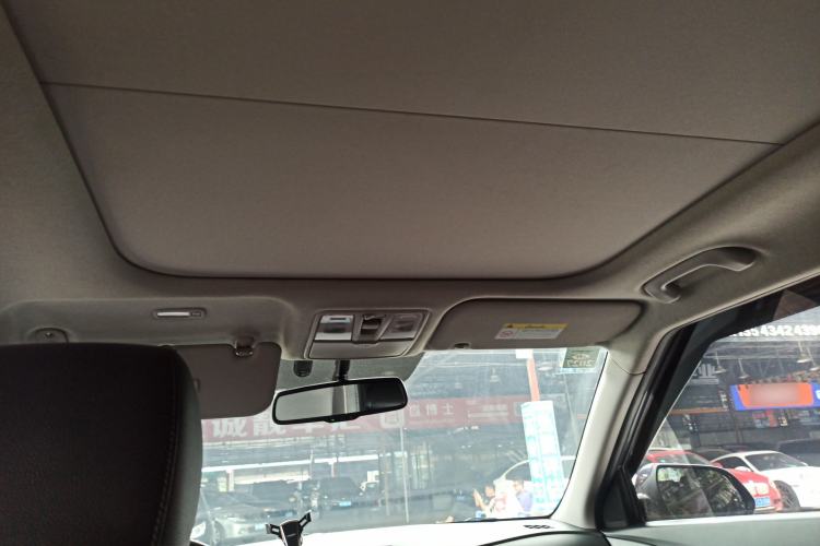 Used Hyundai ix25 2015 1.6L Automatic Two-Wheel-Drive Deluxe DLX Model Headliner