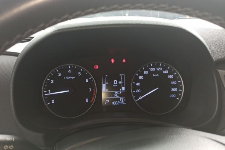 Used Hyundai ix25 2015 1.6L Automatic Two-Wheel-Drive Deluxe DLX Model Odometer Close Up