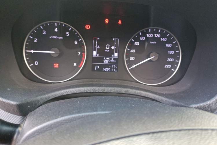 Used Hyundai ix25 2015 1.6L Automatic Two-Wheel-Drive Deluxe DLX Model Odometer Close Up