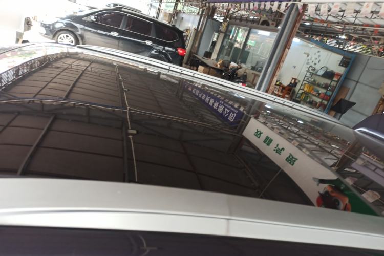 Used Hyundai ix25 2015 1.6L Automatic Two-Wheel-Drive Deluxe DLX Model Roof