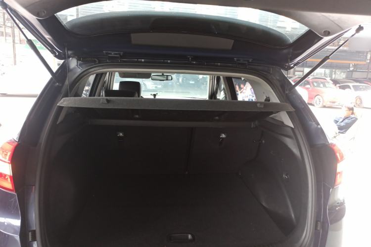 Used Hyundai ix25 2015 1.6L Automatic Two-Wheel-Drive Deluxe DLX Model Trunk