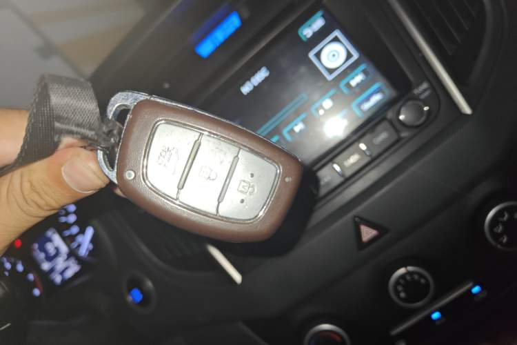 Used Hyundai ix25 2015 1.6L Automatic Two-Wheel Drive Smart GLS Trim Vehicle Key