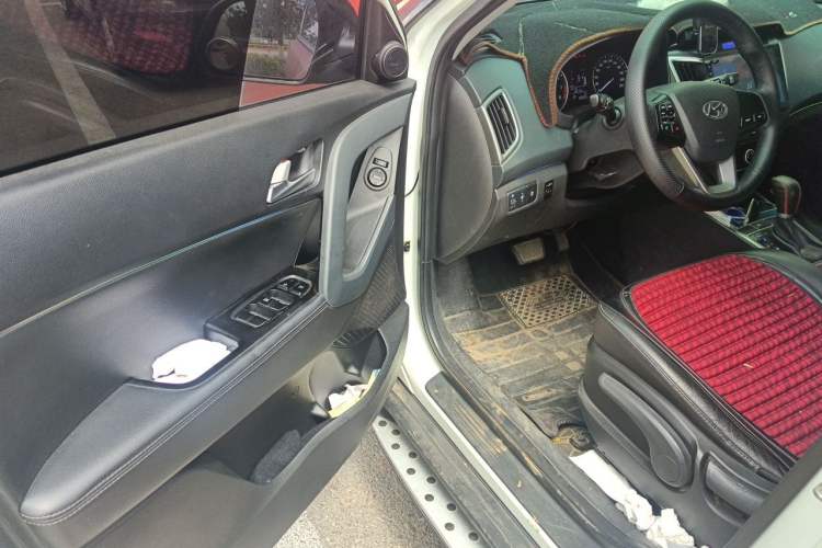 Used Hyundai ix25 2015 1.6L Automatic Two-Wheel Drive Smart GLS Trim Driver Seat