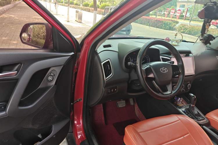Used Hyundai ix25 2015 1.6L Automatic Two-Wheel Drive Smart GLS Trim Driver Seat
