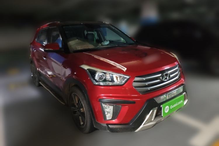 Used Hyundai ix25 2015 1.6L Automatic Two-Wheel-Drive Deluxe DLX Model Front Right 45 Deg