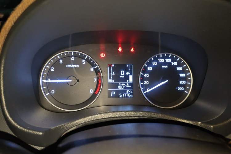 Used Hyundai ix25 2015 1.6L Automatic Two-Wheel-Drive Deluxe DLX Model Instrument Cluster