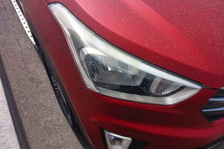 Used Hyundai ix25 2015 1.6L Automatic Two-Wheel Drive Smart GLS Trim Right Front Headlight